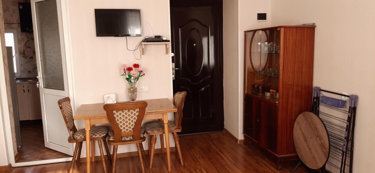 Tamara'S Apartament In Avlabari 第比利斯 外观 照片