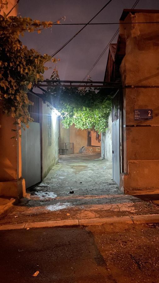 Tamara'S Apartament In Avlabari 第比利斯 外观 照片